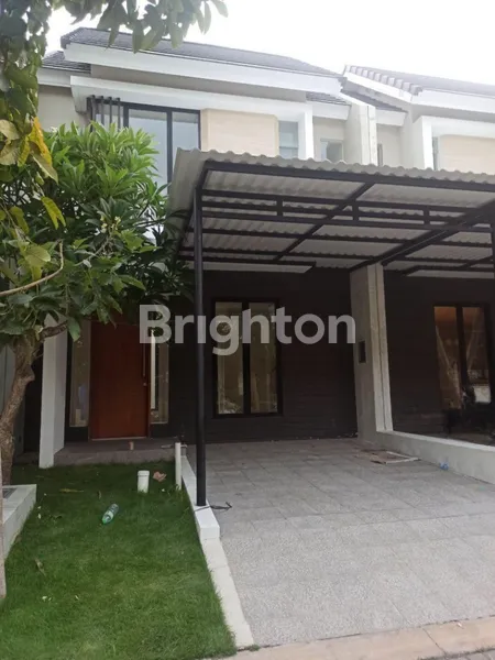 image RUMAH NORTHWEST LAKE CITRALAND, SURABAYA (1)