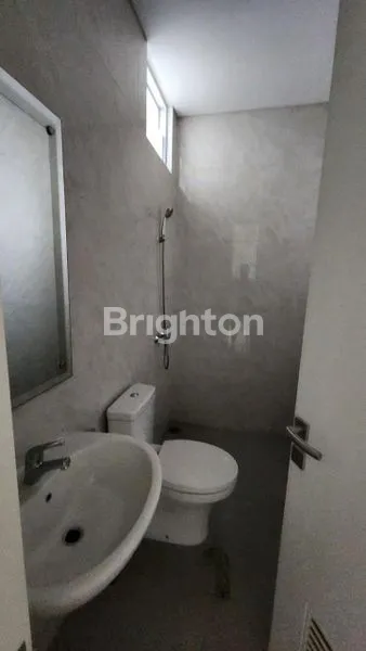 image RUMAH 2 LANTAI CLUSTER REGALIA LAVON 1 SUVARNA SUTERA (8)