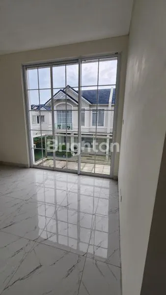 image RUMAH 2 LANTAI CLUSTER REGALIA LAVON 1 SUVARNA SUTERA (5)