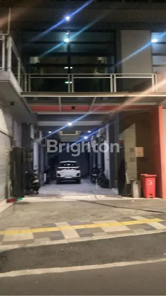 BANGUNAN KOS 16 KAMAR SIAP CETAK RUPIAH , NOL JALAN RAYA