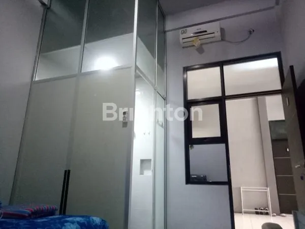 image BANGUNAN KOS 16 KAMAR SIAP CETAK RUPIAH , NOL JALAN RAYA (4)