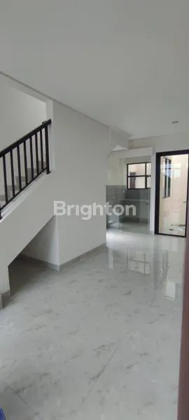 image RUMAH 2 LANTAI POSISI HOOK CLUSTER REGALIA LAVON 1 SUVARNA SUTERA (4)