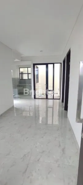 image RUMAH 2 LANTAI POSISI HOOK CLUSTER REGALIA LAVON 1 SUVARNA SUTERA (3)