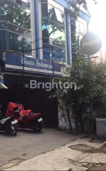 image RUMAH USAHA 3 LANTAI MAINROAD BUAH BATU (2)