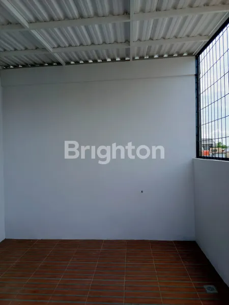 image RUMAH BARU MODERN MINIMALIS 2 1/2 LANTAI DI DURI KOSAMBI SEMANAN JAKARTA BARAT  (7)