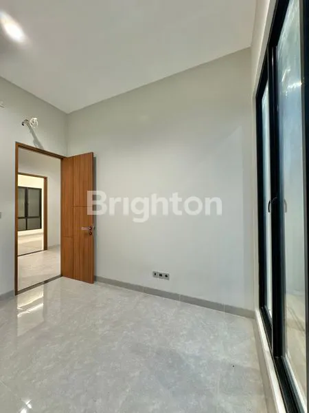 image RUMAH BARU JELAMBAR MODEL MEZZAZINE SPLIT LEVEL, ROW 2 MOBIL LEGA, BEBAS BANJIR (7)