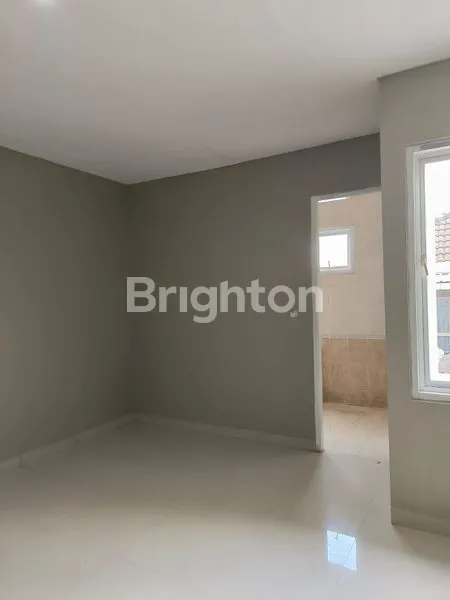 image RUMAH CANTIK DIJUAL DI PERUMAHAN CITRALAND (4)