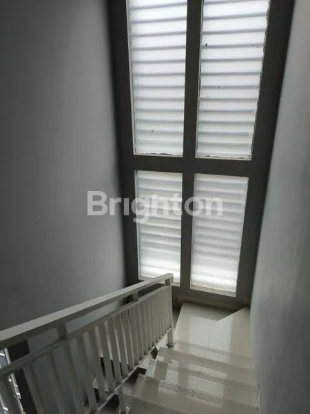 image RUMAH CANTIK DIJUAL DI PERUMAHAN CITRALAND (7)