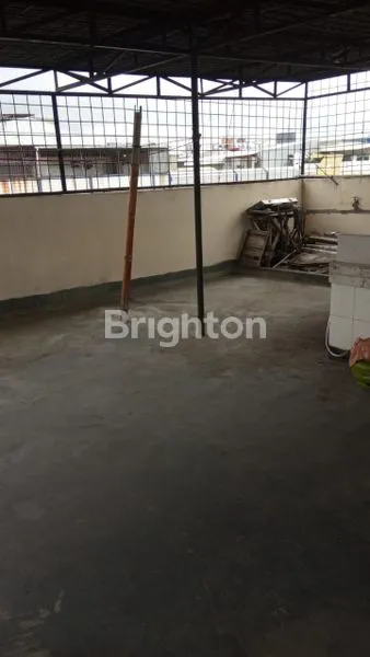 image WOW TURUN HARGA DARI 7M JADI 5M SAJA RUMAH KOSAN 2 LANTAI KARANG ANYAR (8)