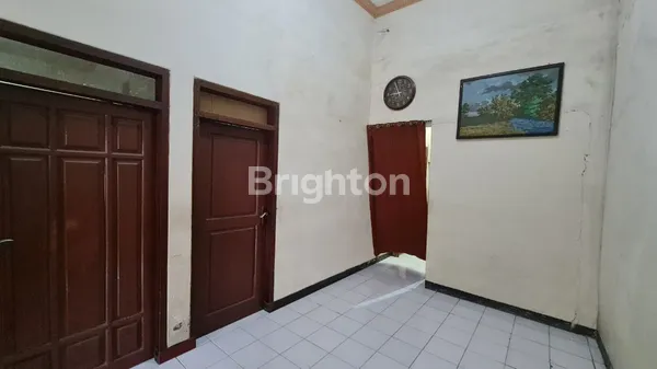 image RUMAH SEMOLOWARU ELOK LOKASI STRATEGIS DEKAT RAYA MERR, GALAXY MALL, KLAMPIS, BRATANG, MANYAR, NGAGEL, SEMAMPIR (4)