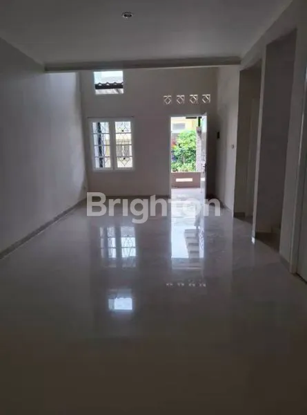 image RUMAH MONTREAL KOTA WISATA CIBUBUR BARU SIAP HUNI (2)