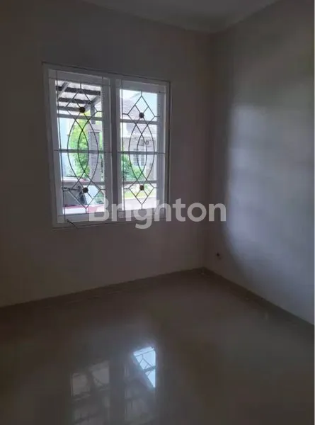 image RUMAH MONTREAL KOTA WISATA CIBUBUR BARU SIAP HUNI (4)