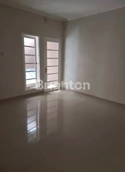 image RUMAH MONTREAL KOTA WISATA CIBUBUR BARU SIAP HUNI (5)