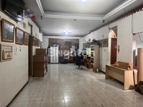 image RUMAH GUDANG SANGAT BESAR SIAP HUNI (4)