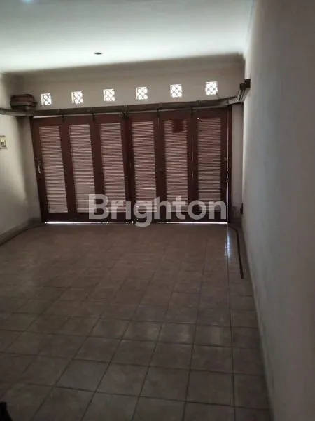 image DIJUAL RUMAH BESAR DI JAKARTA BARAT HARGA MURAH...DIJUAL RUMAH DI TAMAN SURYA  JAK-BAR UK. 14X20M2 LT/LB 278M2/400M2 HARGA 4M NEGO (8)