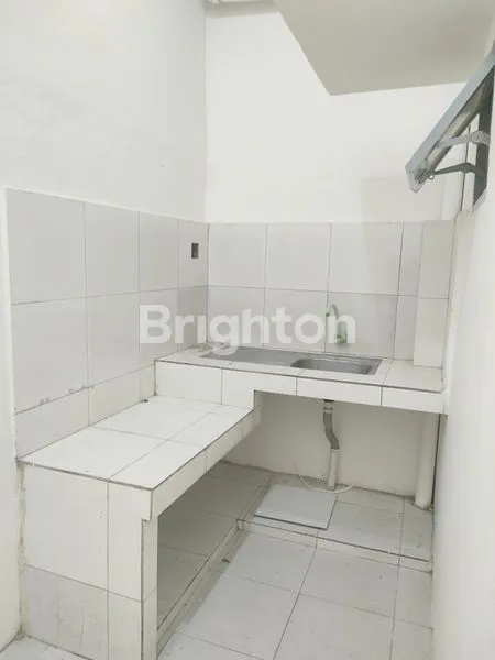 image • RUMAH KOMPLEK LEBAR 6 METER - INTI KOTA - LINGKUNGAN NYAMAN & TENANG - SIAP HUNI - BARU RENOVASI<br />
• LOKASI STRATEGIS. HANYA 2 MENIT DARI JL. DARUSSALAM & 3 MENIT DARI JL. GAJAH MADA<br />
• HANYA 5 MENIT KE BRASTAGI SUPERMARKET GATOT SUBROTO & 8 MENIT KE PLAZA (3)