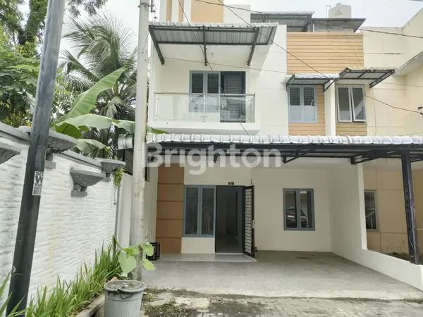 image • RUMAH KOMPLEK LEBAR 6 METER - INTI KOTA - LINGKUNGAN NYAMAN & TENANG - SIAP HUNI - BARU RENOVASI<br />
• LOKASI STRATEGIS. HANYA 2 MENIT DARI JL. DARUSSALAM & 3 MENIT DARI JL. GAJAH MADA<br />
• HANYA 5 MENIT KE BRASTAGI SUPERMARKET GATOT SUBROTO & 8 MENIT KE PLAZA (1)