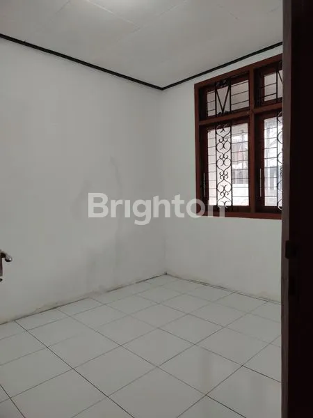 image RUMAH STRATEGIS SIAP HUNI DEKAT EXIT TOL GAYAMSARI &  JALAN MAJAPAHIT (4)