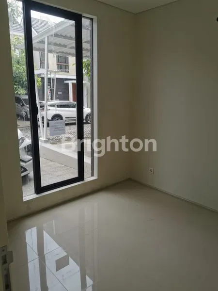 image DIJUAL RUMAH NORTHWEST LAKE (4)