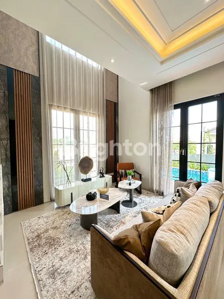 image RUMAH SUPER MEWAH DI KOTA GRESIK (2)