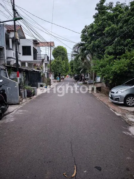 image RUMAH TUA HITUNG TANAH DI KAWASAN UTANG KAYU SELATAN MATRAMAN JAKARTA TIMUR (2)
