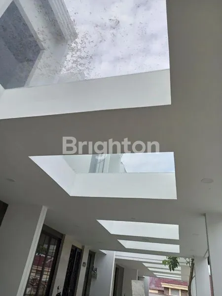 image RUMAH MEWAH DI CLUSTER HELONA PARK PEMUDA (2)