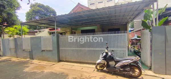 image RUMAH BUTUH CEPAT TERJUAL DI LIMO DEPOK (1)