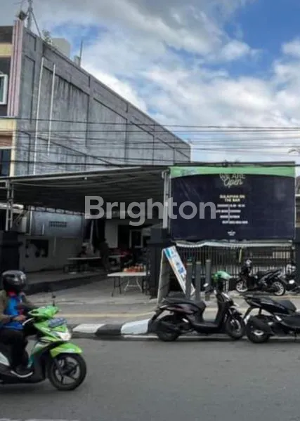 TANAH DAN BANGUNAN  PINGGIR JALAN RAYA