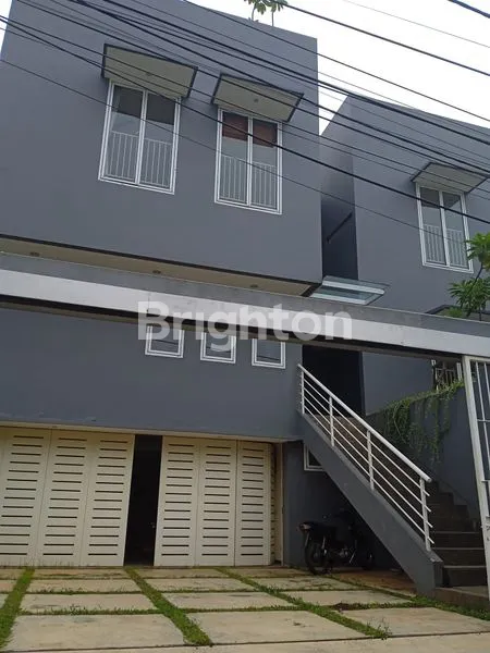 RUMAH SEWA TINGKAT ADA KOLAM RENANG DI KEBAYORAN BARU JAKARTA SELATAN
