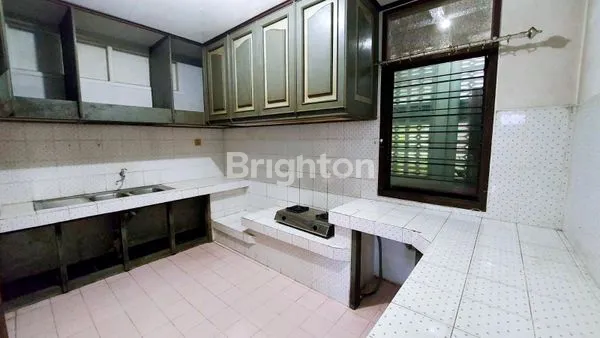 image RUMAH LUAS ASRI TERAWAT (7)