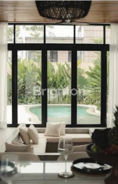 image AQUAMARINE, VERY NEAR TO THE BEACHES (1)