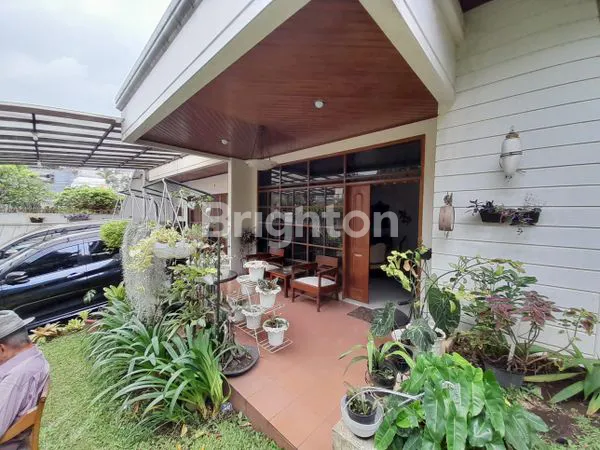 image DI JUAL RUMAH 2 LANTAI (1)