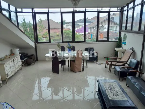 image DI JUAL RUMAH 2 LANTAI (6)