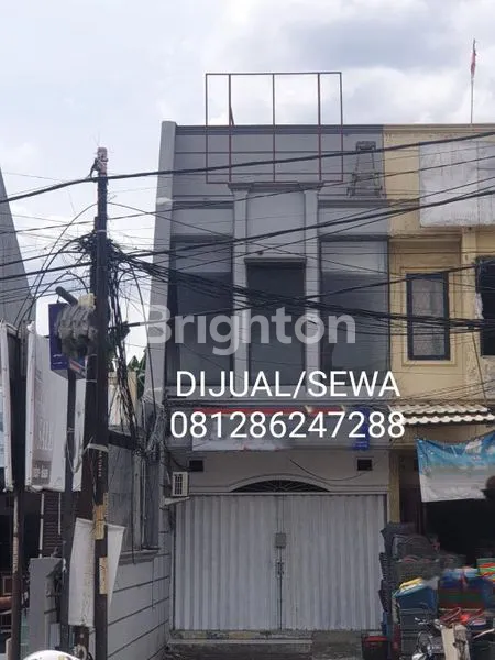 RUKO 2½ LT DI TEPI JALAN JATIASIH RAYA