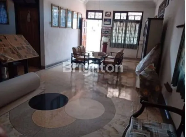 image RUMAH KLASIK TERAWAT DI PETEMON (2)