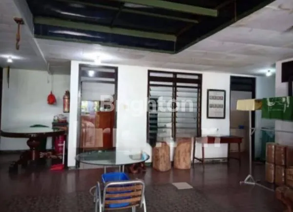 image RUMAH KLASIK TERAWAT DI PETEMON (5)