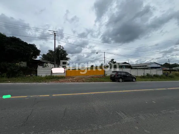 TANAH RATA PINGGIR JALAN RAYA