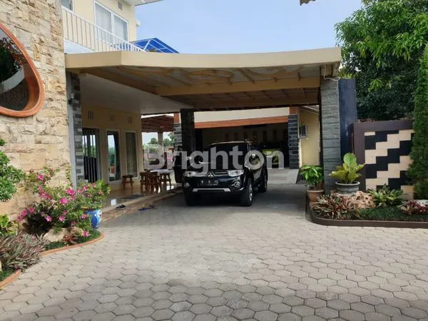 image RUMAH 2 LANTAI SIAP HUNI DI TRAWAS COCOK UNTUK USAHA VILLA DAN RUMAH TINGGAL (2)