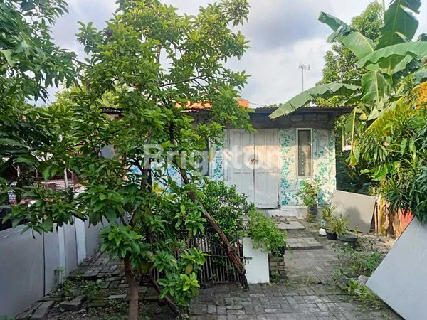 image TANAH PEKARANGAN. AKSES MOBIL. LINGKUNGAN PADAT PENDUDUK. HANYA 1,8 KM KE GEMBIRA LOKA ZOO. HARGA NEGO KERAS .BU (1)