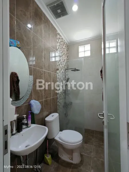 image RUMAH BAGUS 3 LANTAI FULL DAN FULL FURNISHED . (7)