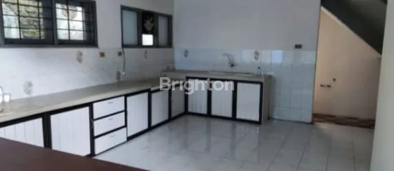 image RUMAH BESAR, BISA DI GUNAKAN UNTUK KANTOR (6)