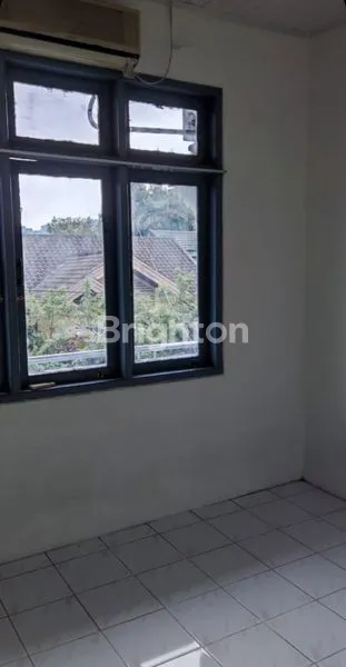 image RUMAH BESAR, BISA DI GUNAKAN UNTUK KANTOR (5)