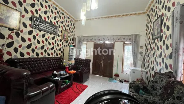 image RUMAH CANTIK DI PINGGIR KOTA (1)