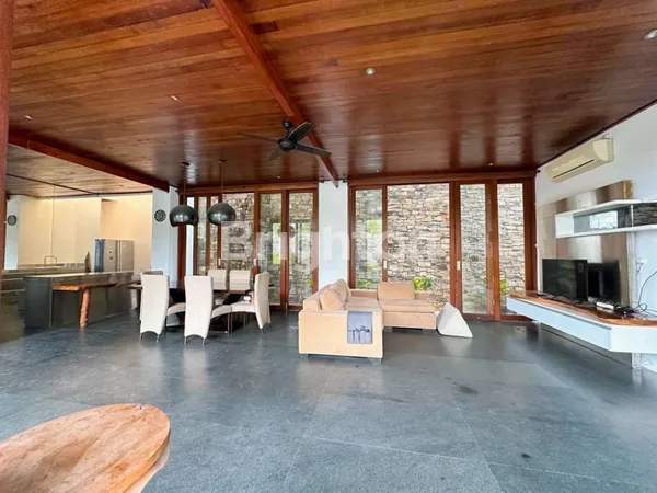 image VILLA SANUR 4+2 KAMAR FULL FURNISHED 2 LANTAI (3)