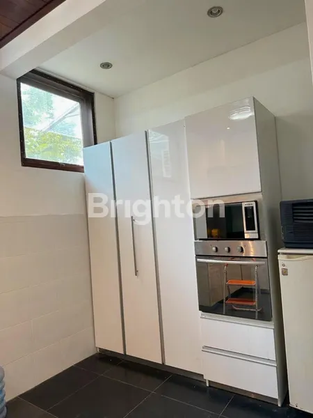 image VILLA SANUR 4+2 KAMAR FULL FURNISHED 2 LANTAI (4)