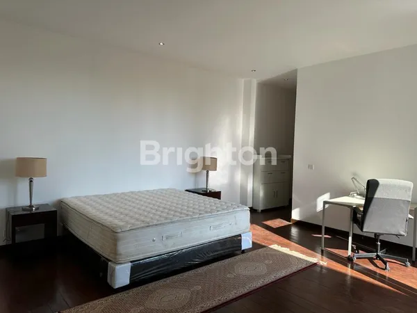 image VILLA SANUR 4+2 KAMAR FULL FURNISHED 2 LANTAI (5)