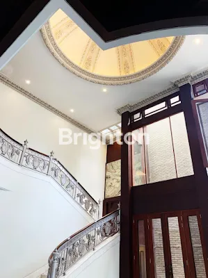 image RUMAH MEWAH CLASSIC MEDITERANIA SURABAYA PUSAT (VA) (6)