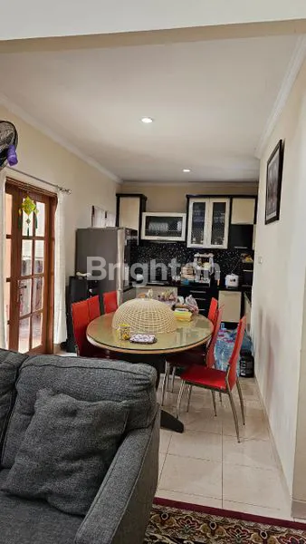 image RUMAH MEWAH DI PERUMAHAN BUKIT MEDITERANIA (7)