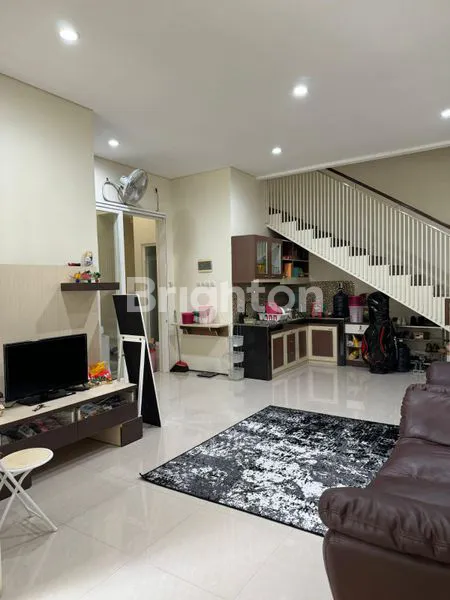image RUMAH 2 LANTAI SIAP HUNI PAKUWON CITY SURABAYA (1)