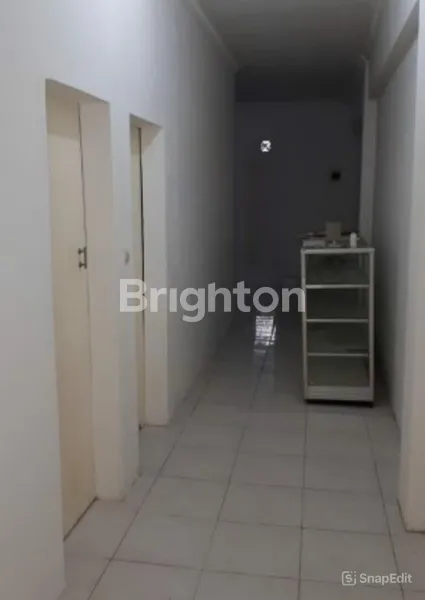 image RUMAH KEMAYORAN SENEN GARUDA BUNGUR HARGA TERJANGKAU DIBAWAH NJOP MASUK MOBIL (3)